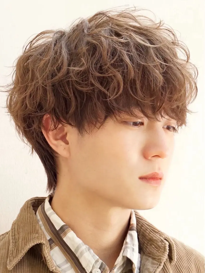 ショート カラー パーマ メンズ 渡部 武瑠のヘアスタイル