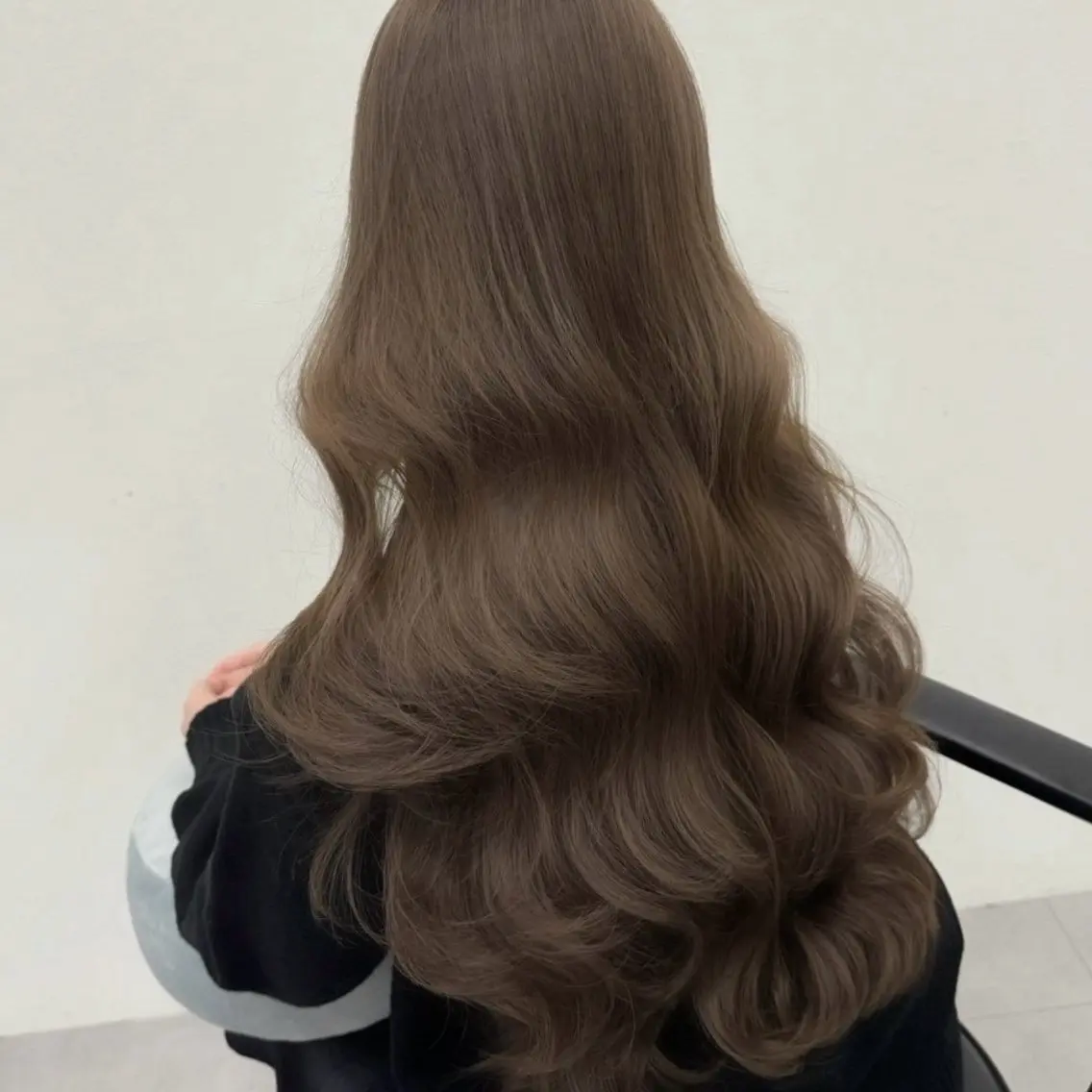 ロング カラー ベージュカラー ブリーチ ブラウンカラー 透明感カラー デザインカラー ヘアカラー トリートメント 涼星/心斎橋/艶髪 モデル様募集中👑のヘアスタイル