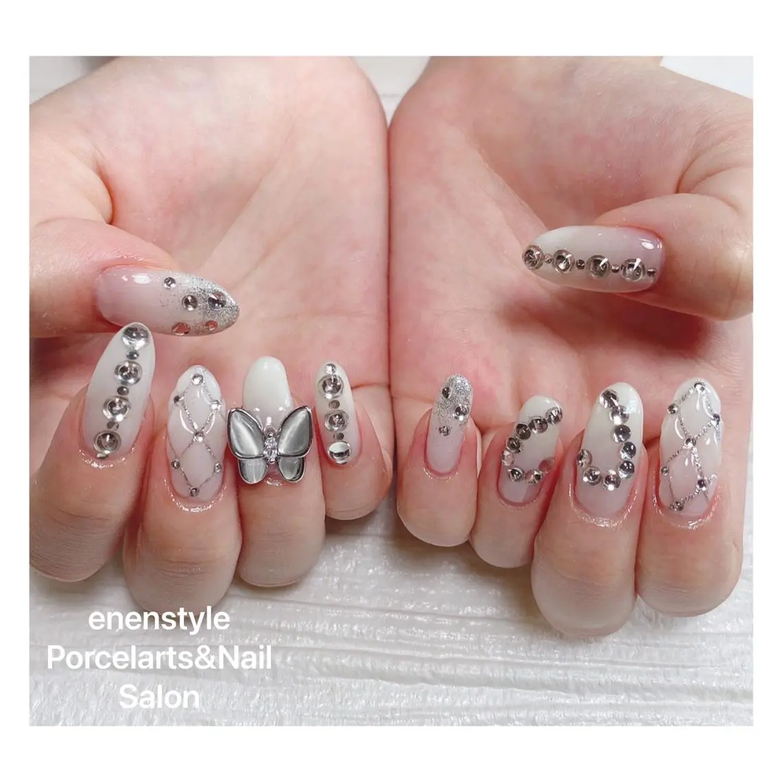 ミディアム ネイル 🐾enen style 🐾のネイルデザイン