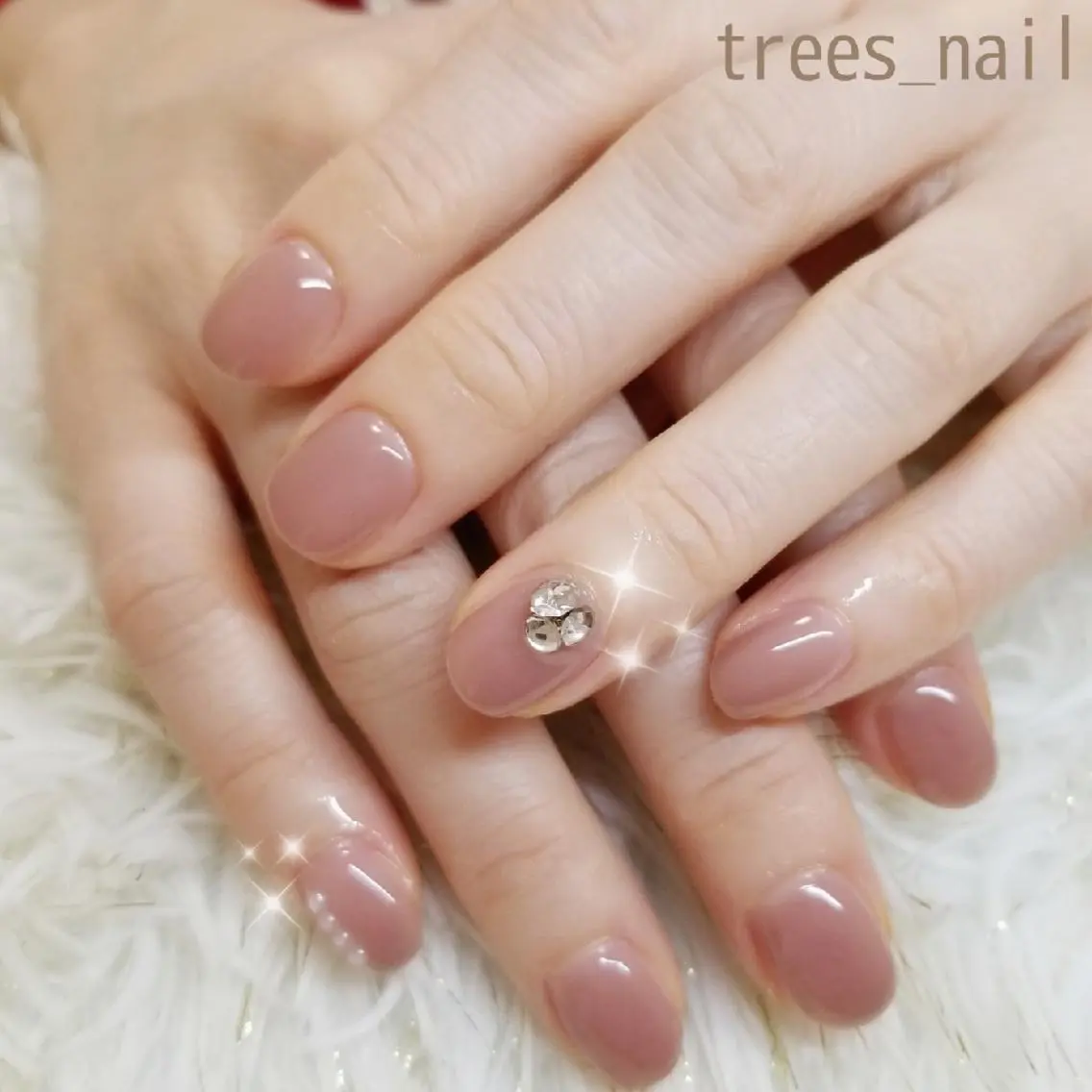 ネイル ジェルネイル キラキラネイル ワンカラーネイル シンプルネイル trees_ nailのネイルデザイン