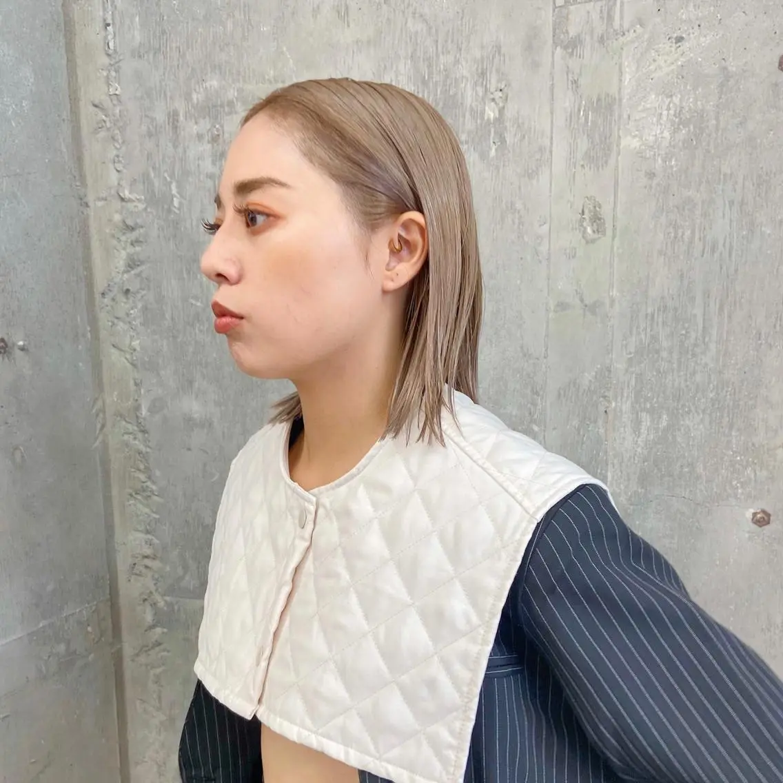 セミロング カラー ブリーチ ハイトーンカラー カット ヘアカラー トリートメント 岡本康平/ボブ/ブリ ーチ/酸性ストレートのヘアスタイル