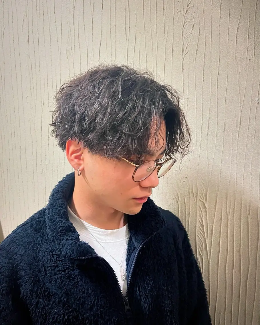 ショート パーマ メンズ センターパート メンズパーマ カット パーマ 【メンズ特化】金沢 /片町　髙木　功基のヘアスタイル