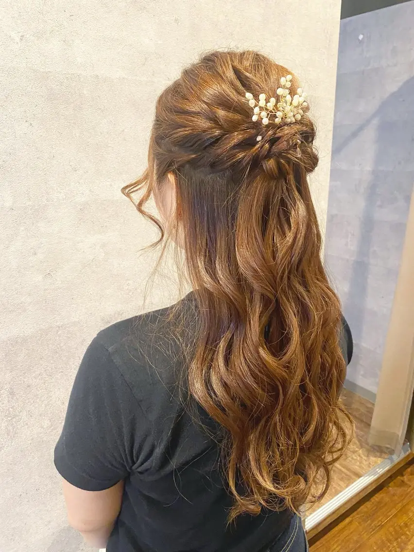 ヘアセット ④ハーフアップ こなれた雰囲気が出せるハーフアップ!の写真