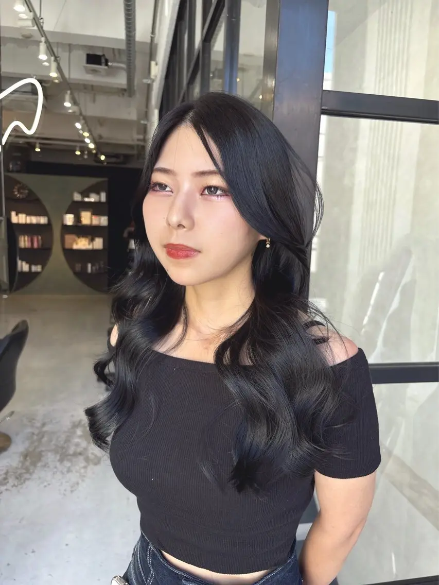 ロング カラー 黒髪 レイヤーカット ヘアカラー トリートメント Maison Halu YUKIのヘアスタイル