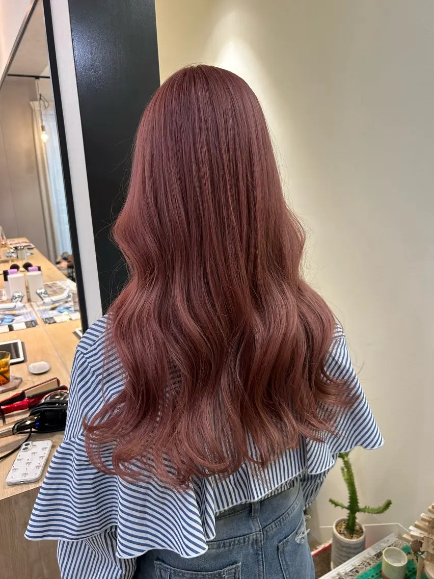 ロング カラー ベージュカラー ブリーチ ピンクカラー ピンクベージュ カット ヘアカラー トリートメント hubhair レイヤー/透明感のヘアスタイル