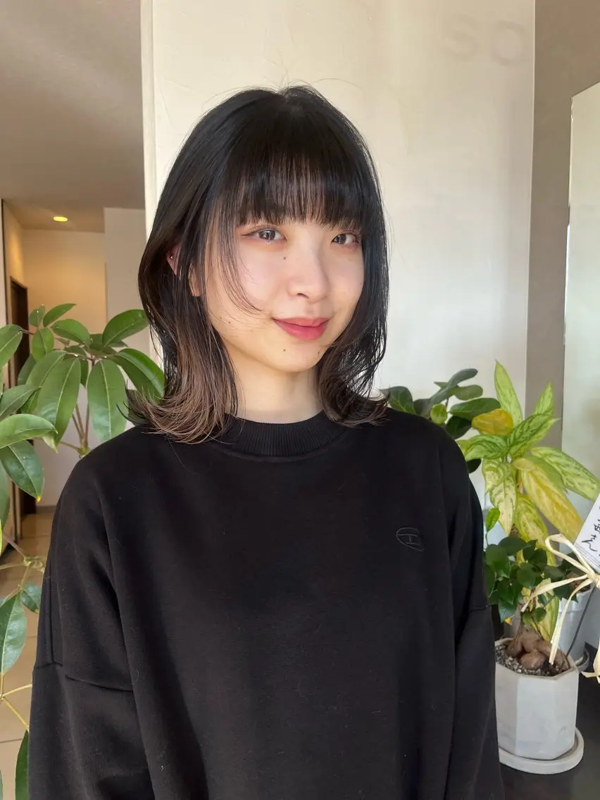 セミロング カラー 柔らかい艶暖色 レイヤー🫧姫汝のヘアスタイル
