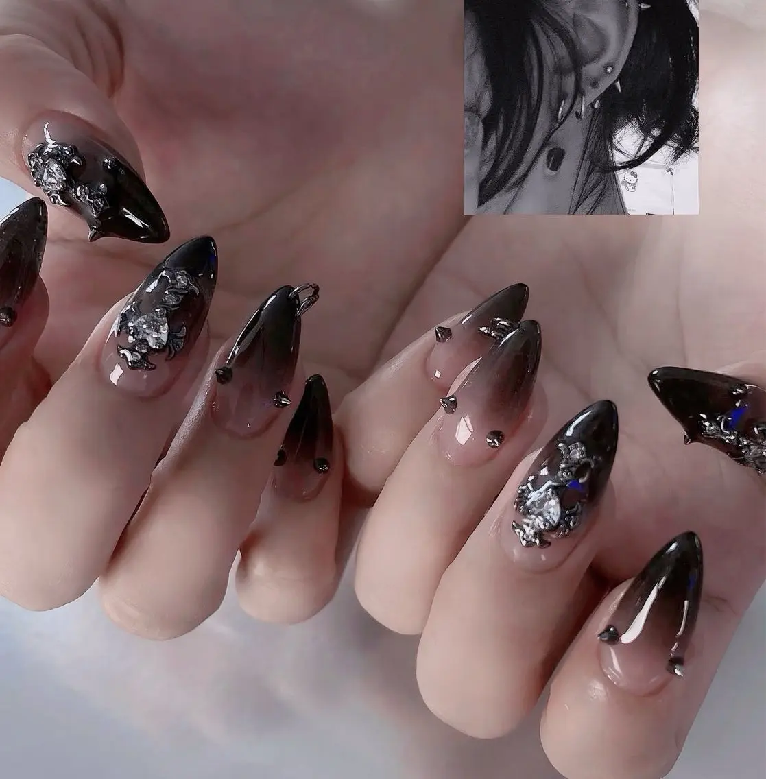 ネイル フレンチネイル ジェルネイル ガラスフレンチ ハロウィン ハート ハンドネイル H.baby Nail Salonのネイルデザイン