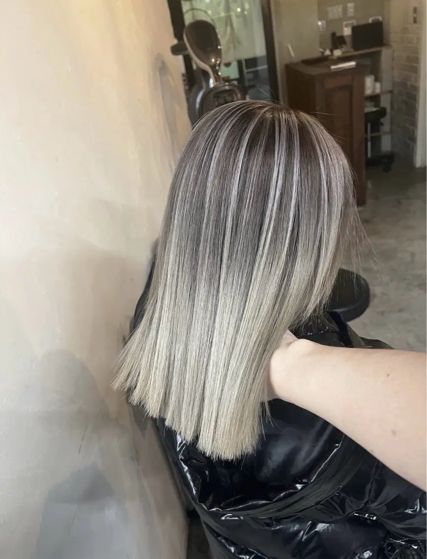 ショート カラー バレイヤージュ グレージュ レイヤーカット 指名数No.1 /NAOYAのヘアスタイル