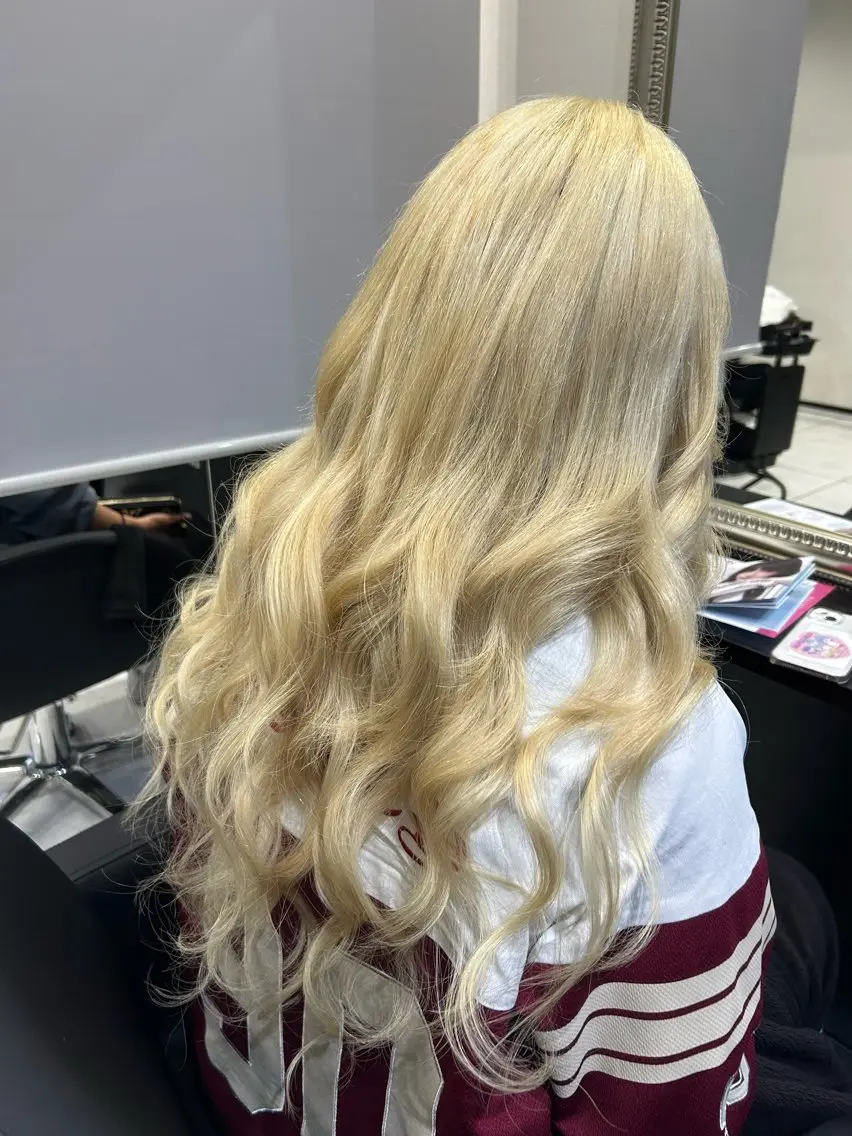 ロング エクステ ヘアカラー 長田 麻友子のヘアスタイル