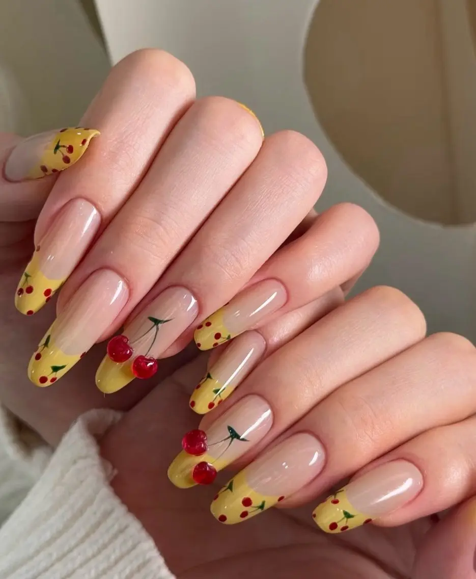 ネイル 桜ネイル フットネイル フレンチネイル グラデーション 氷ネイル・うるうるネイル ハンドネイル Lynn_ Nailのネイルデザイン