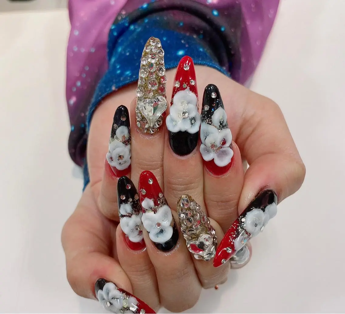 ネイル ハート ハンドネイル Kayo 💅のネイルデザイン