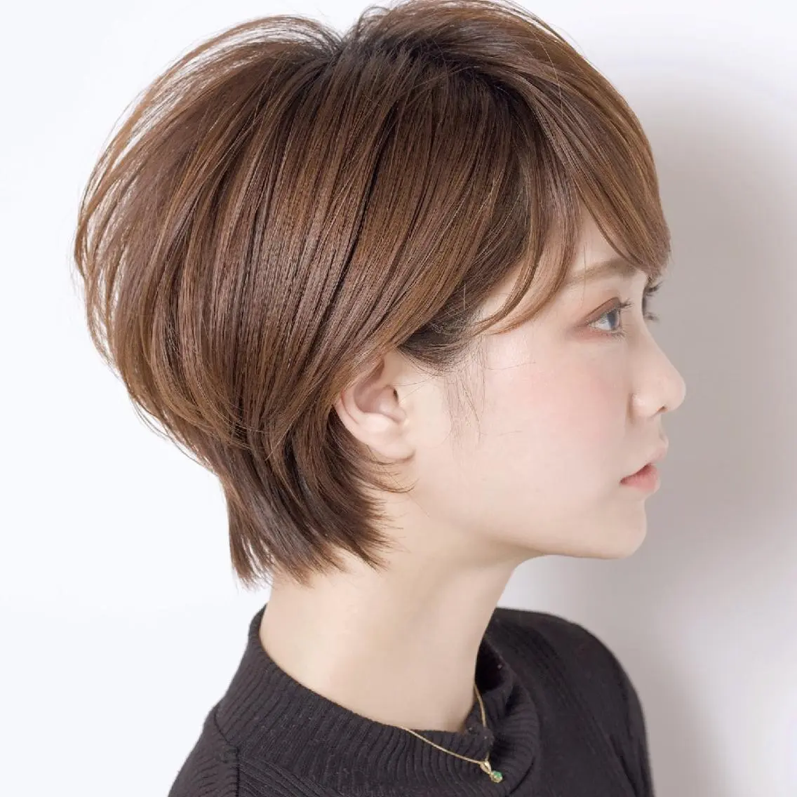 ショート 中高下 由真のヘアスタイル