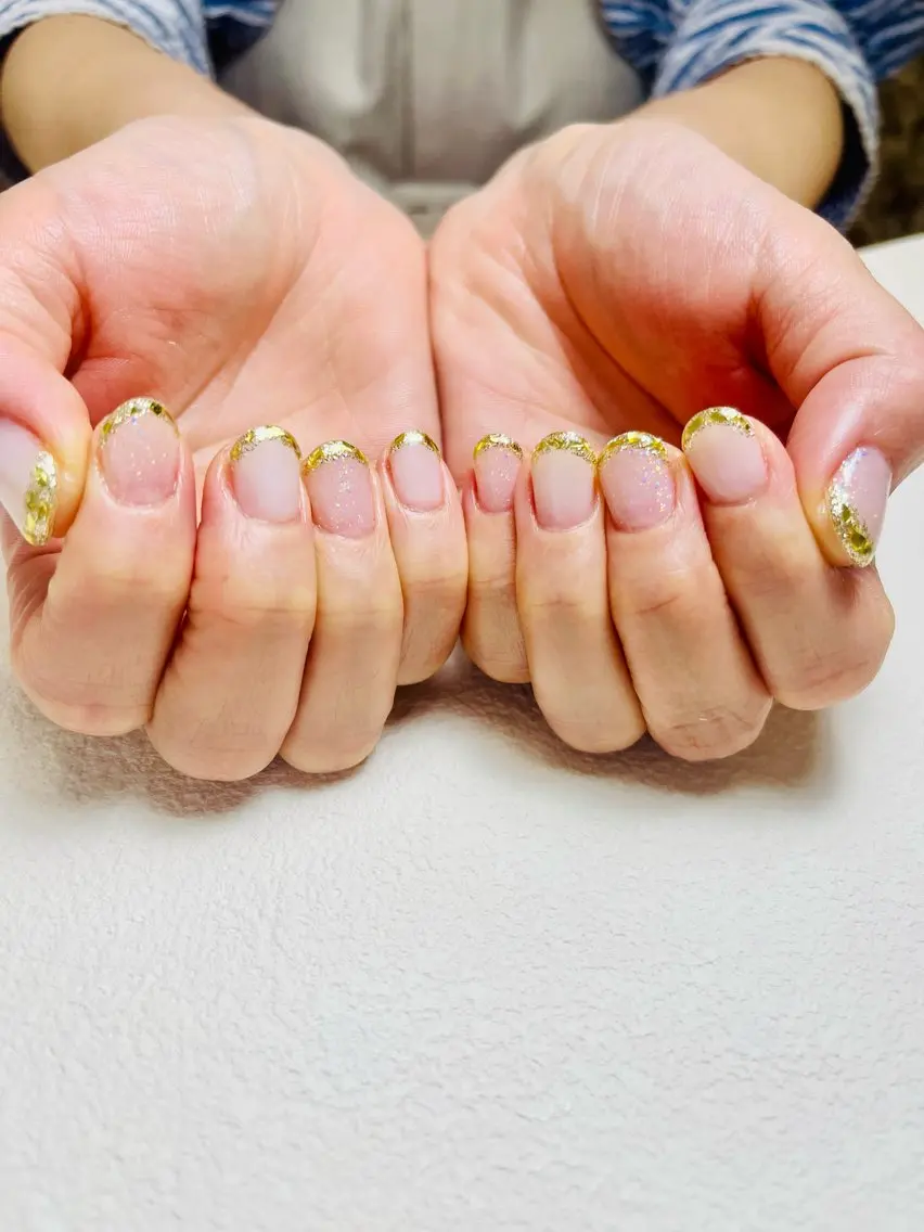 ネイル フレンチネイル ガラスフレンチ ハンドネイル nail room.のネイルデザイン
