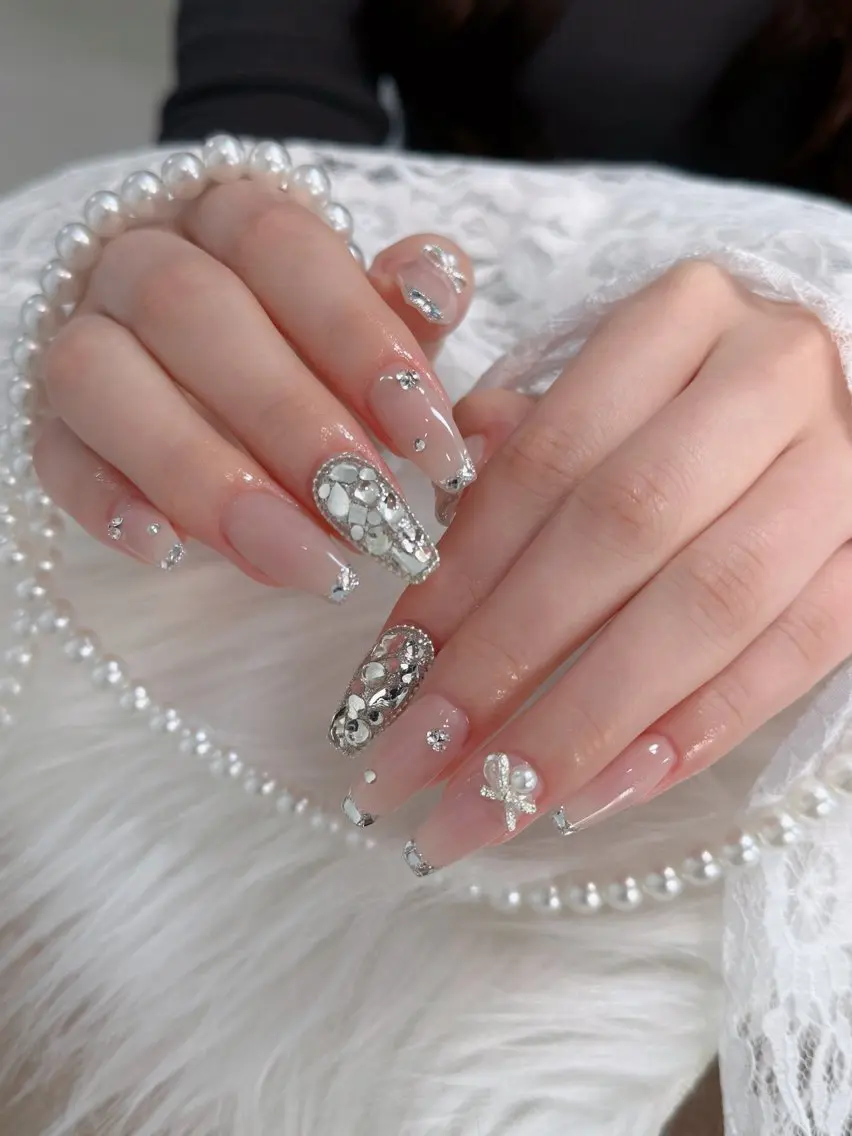 ネイル フレンチネイル ジェルネイル ガラスフレンチ ハロウィン ハート H.baby Nail Salonのネイルデザイン