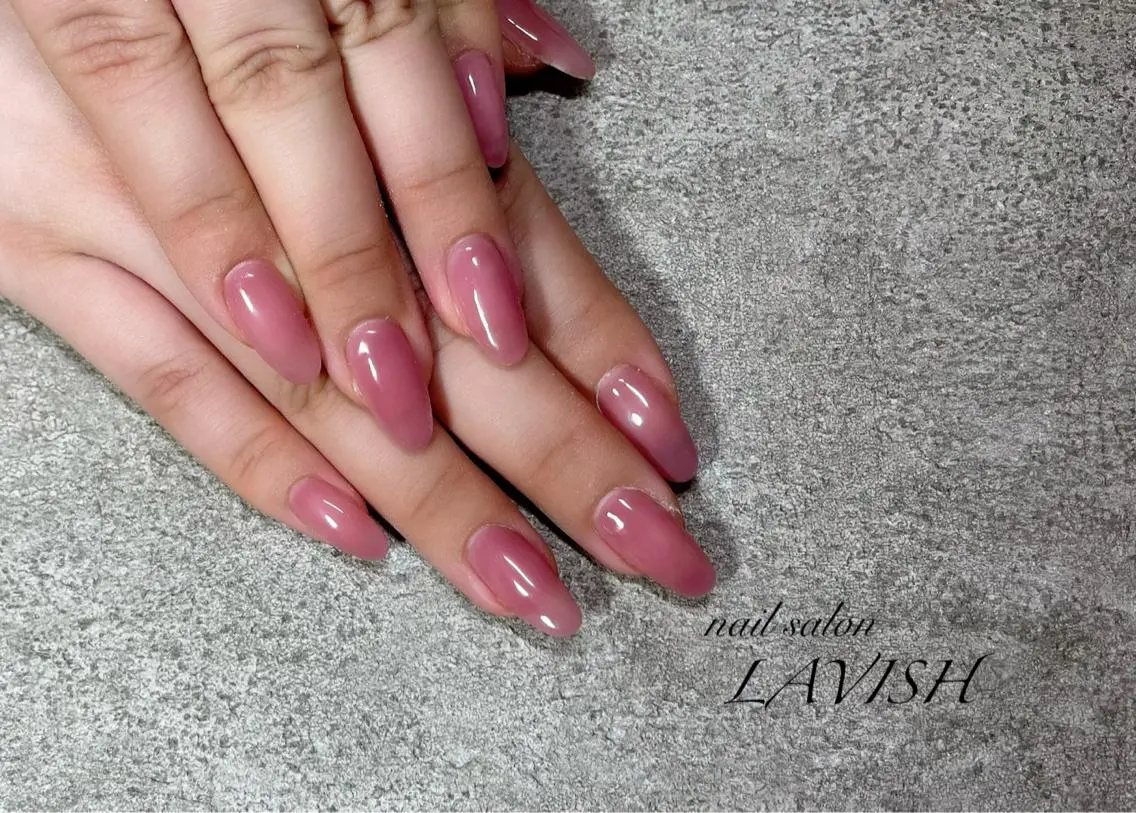 ネイル LAVISH 大和店 emi･:*+のネイルデザイン