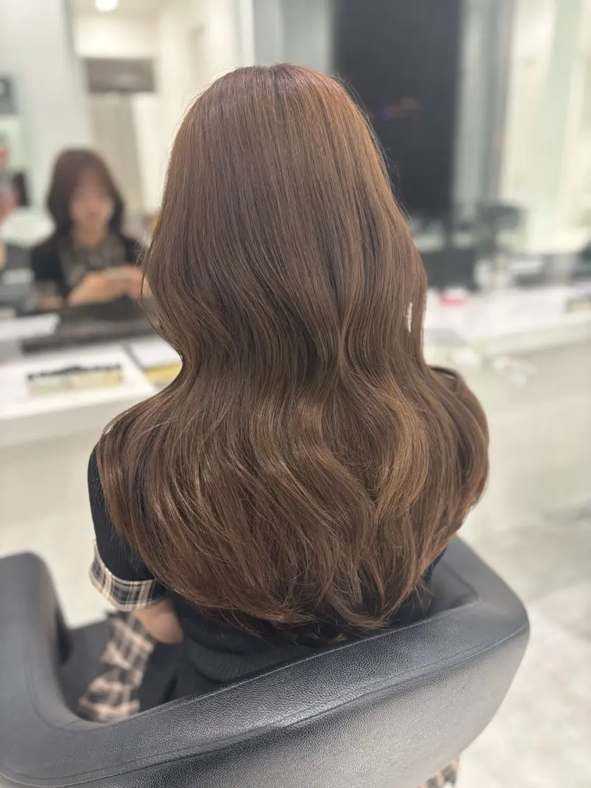 ロング カラー ヘアカラー トリートメント ヘッドスパ ヘアセット 流行りの透明感カラー ×縮毛矯正🤍ユウのヘアスタイル