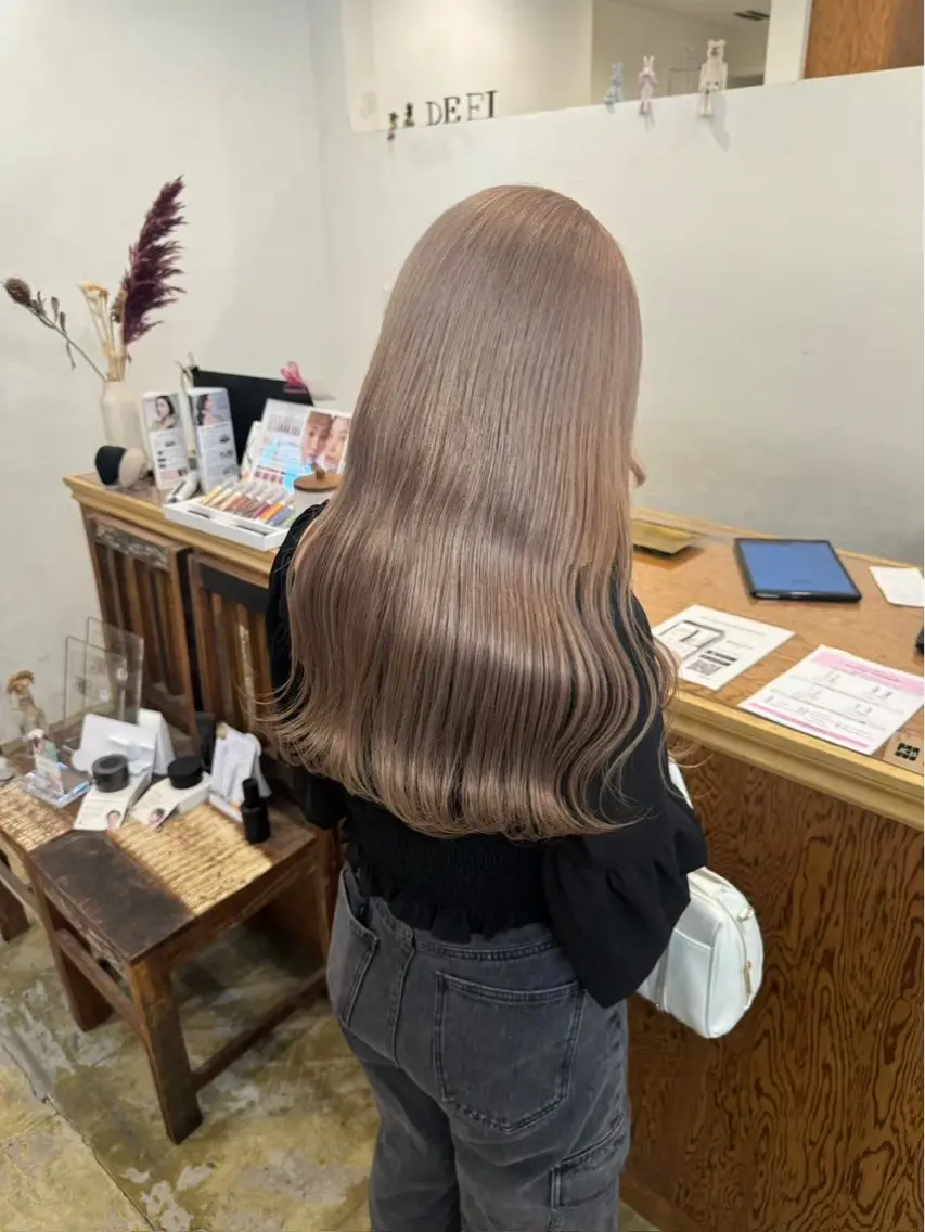 カラー °ʚ なじゅ ɞ° Defi梅田のヘアスタイル