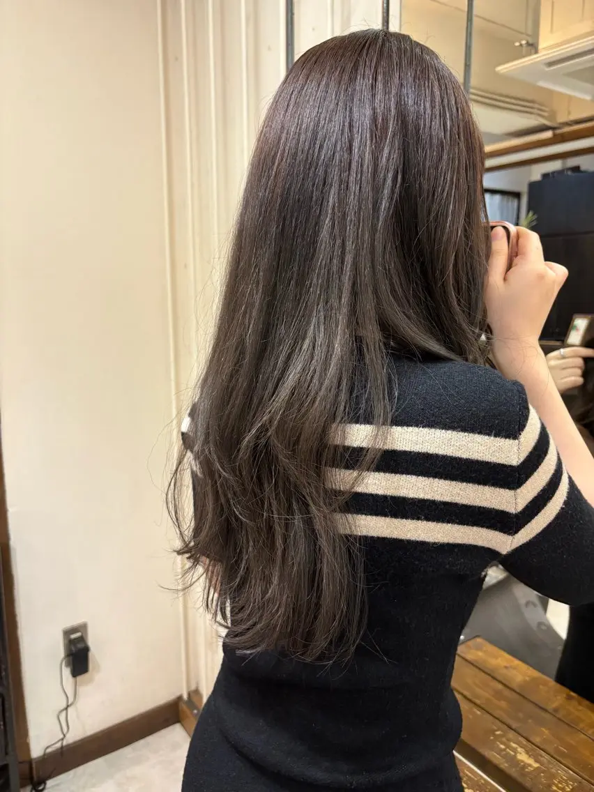 ロング 宇留間 涼香のヘアスタイル