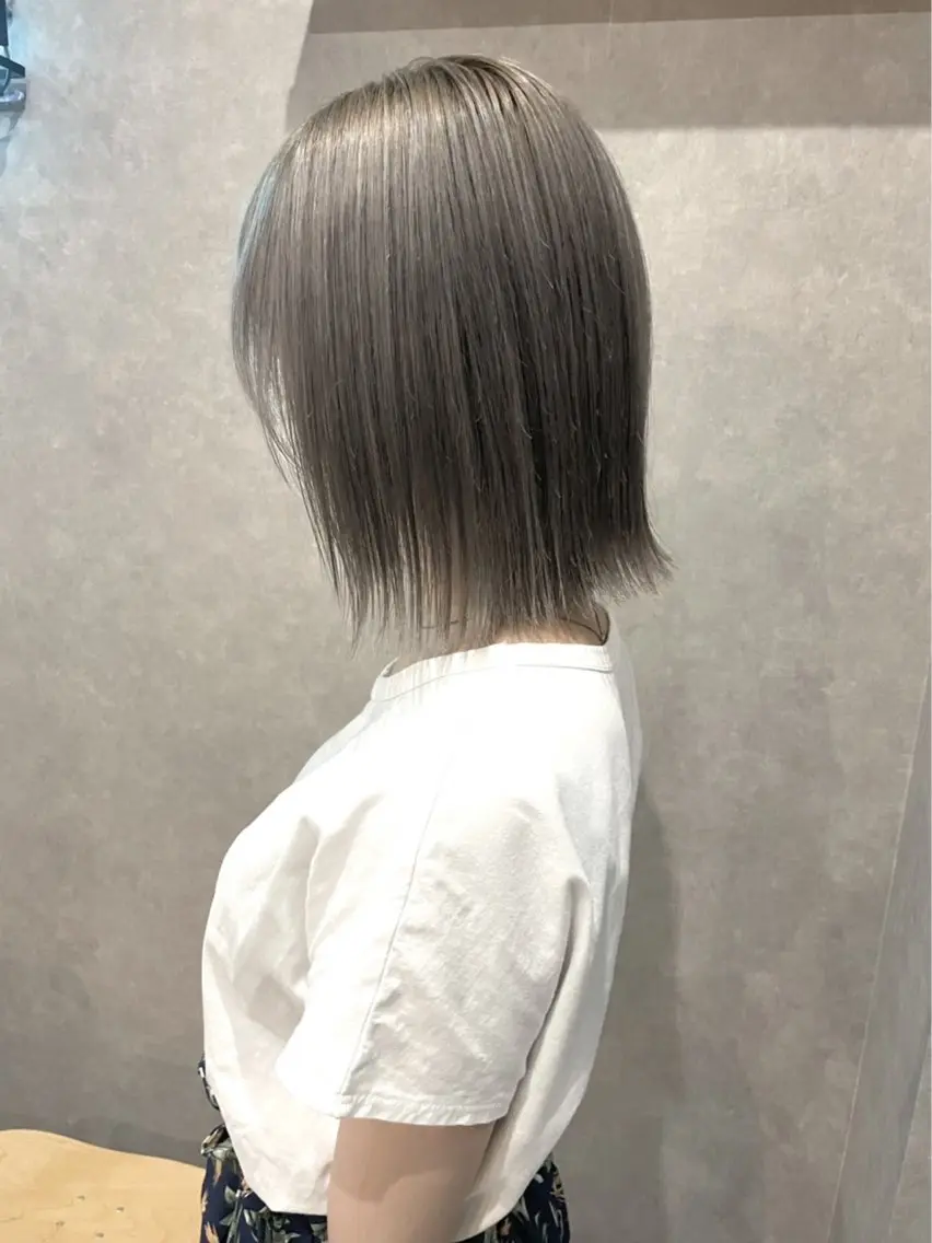 ミディアム カラー バレイヤージュ ブリーチ ケアブリーチ グレージュ ハイライトカラー ヘアカラー 成城美容室 YOSHIMURAのヘアスタイル