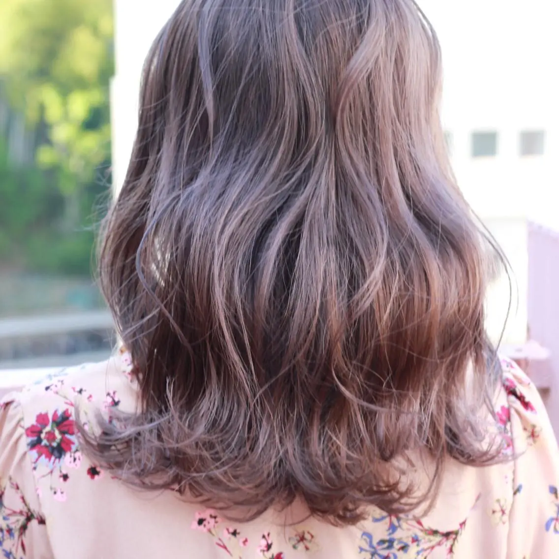 ミディアム カラー ラベンダーカラー シルバー カット Viage （ビアージュ）のヘアスタイル