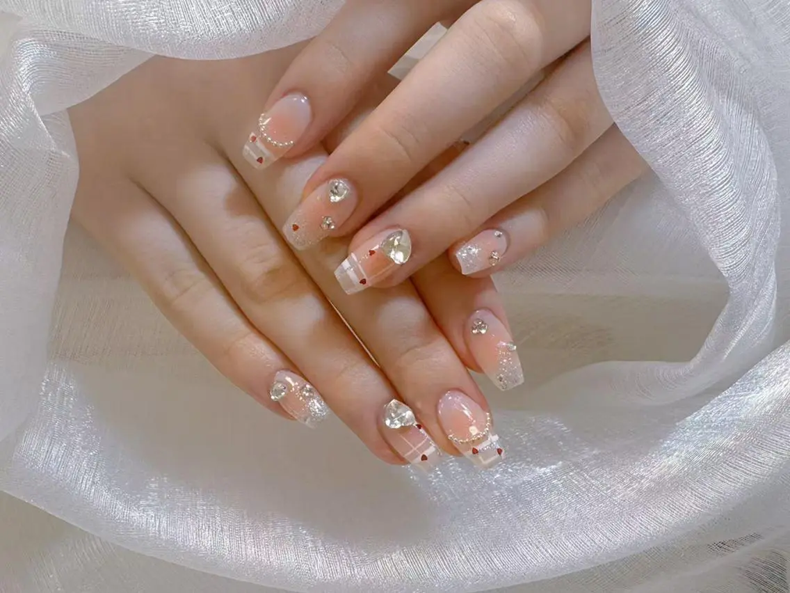 ネイル フレンチネイル ジェルネイル ガラスフレンチ 韓国ネイル マグネットネイル ハンドネイル ハンドケア The Nail& EyeLashのネイルデザイン