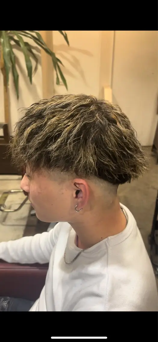 【5月限定価格🔥】メンズカットツイストパーマ➕ハイライト✂️の写真