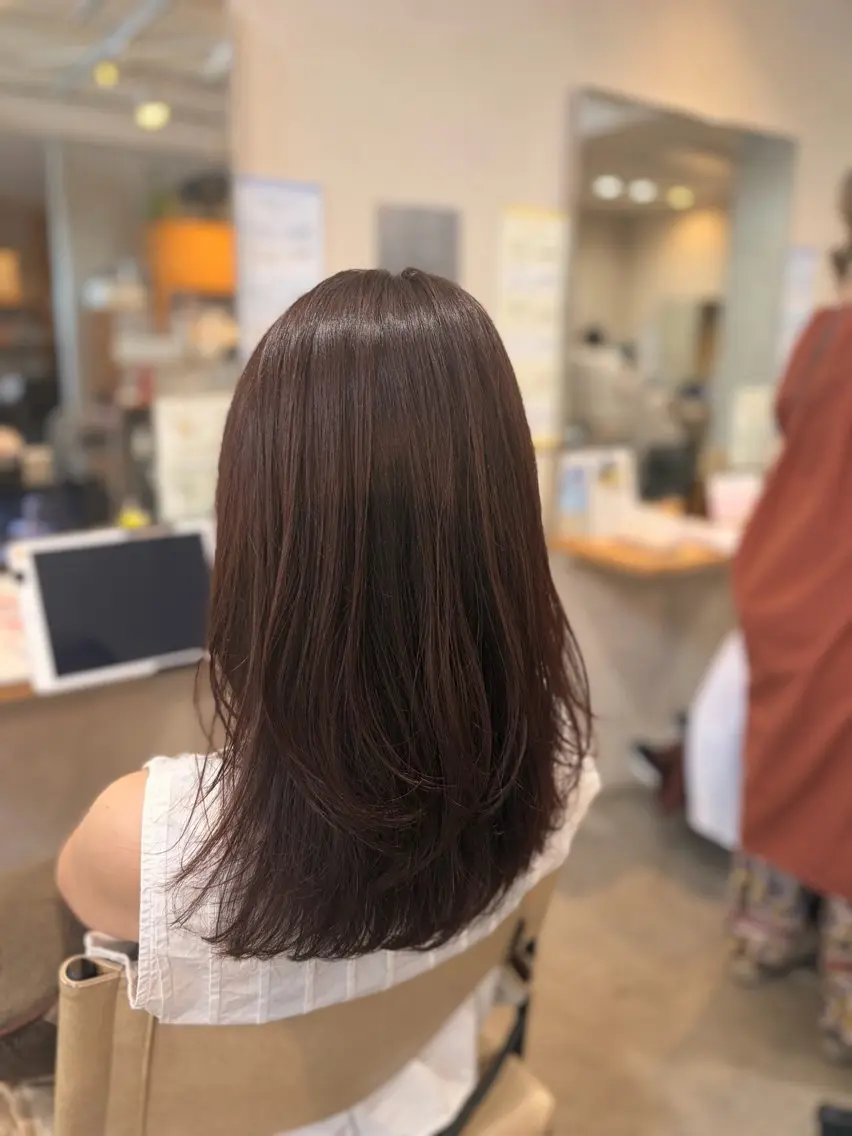 ロング カラー ブラウンカラー ショコラブラウン ピンクカラー レイヤーカット カット ヘアカラー momoka オリーブ/ベージュのヘアスタイル