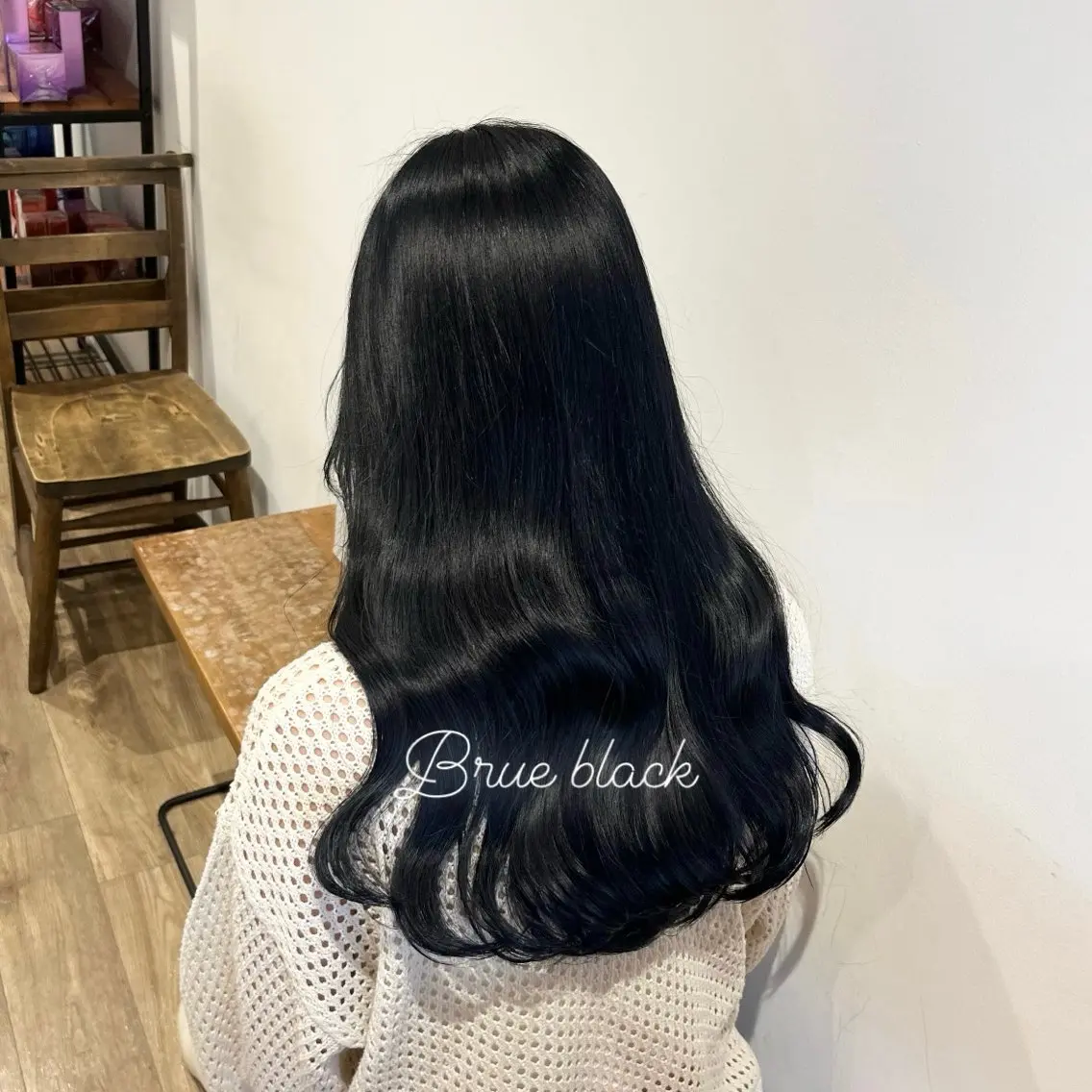 ロング カラー 黒髪 ブルーカラー ブルーブラック ラベンダーカラー 縮毛矯正 𝑴𝒊𝒌𝒖💝 透明感モテカラーのヘアスタイル