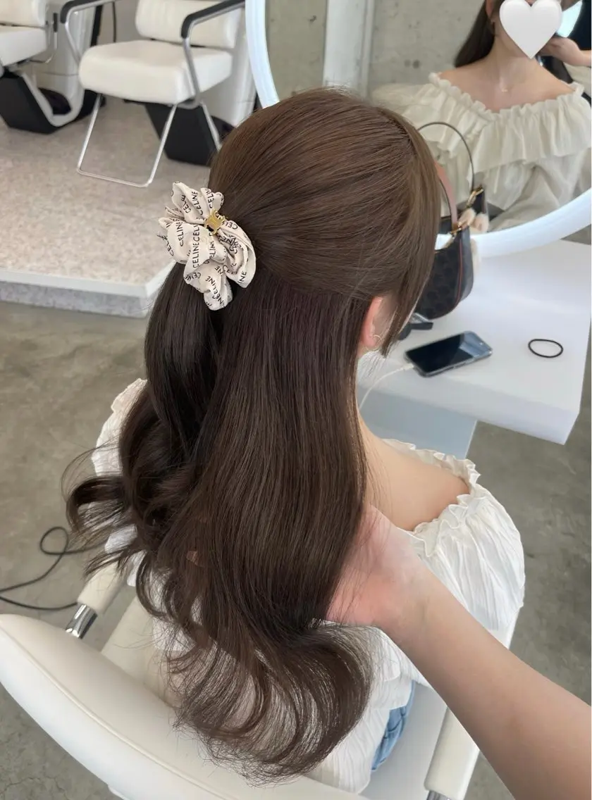 ロング レイヤーカット 透明感カラー表参道のヘアスタイル