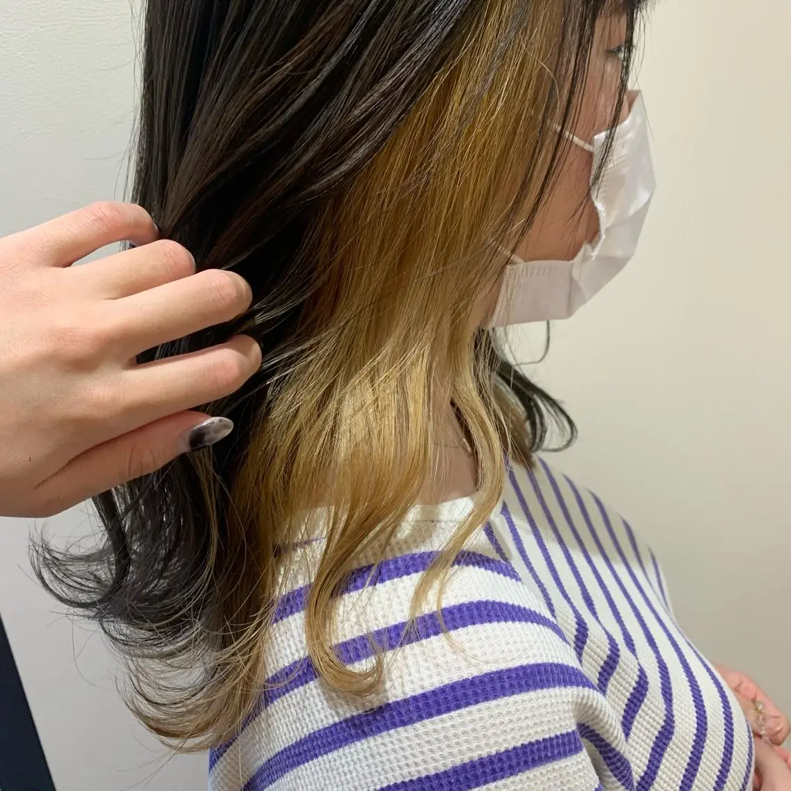 セミロング 透明感カラー 金村真子のヘアスタイル