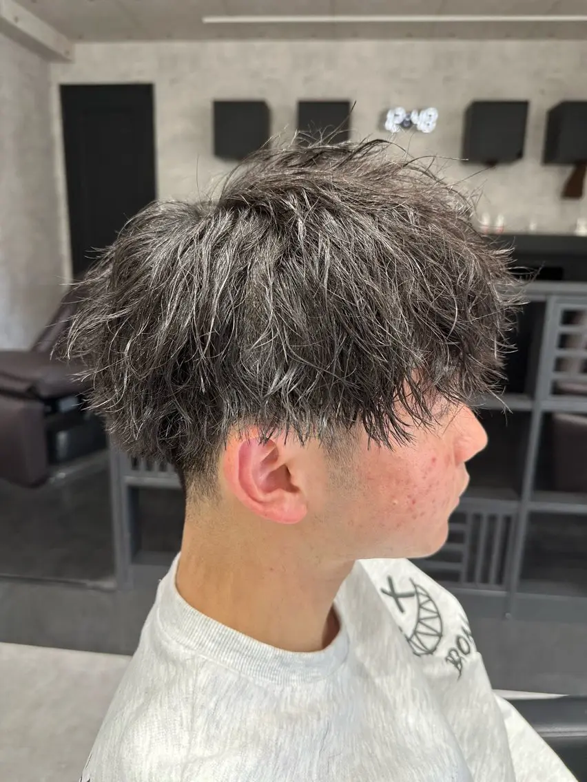 パーマ メンズ メンズパーマ ツイストスパイラルパーマ スパイラルパーマ カット ユウ🪄 パーマ指名No1のヘアスタイル