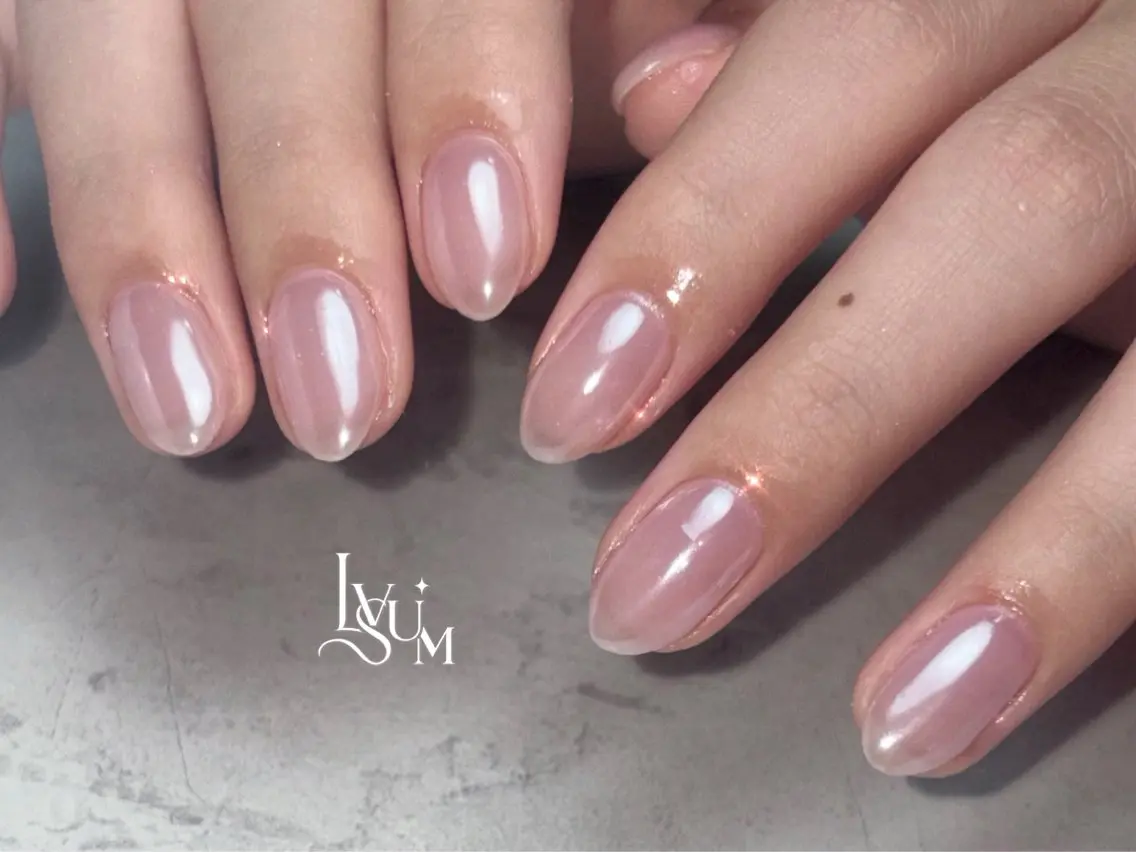 ネイル ミラーネイル ショートネイル ハンドネイル lvsum nailのネイルデザイン