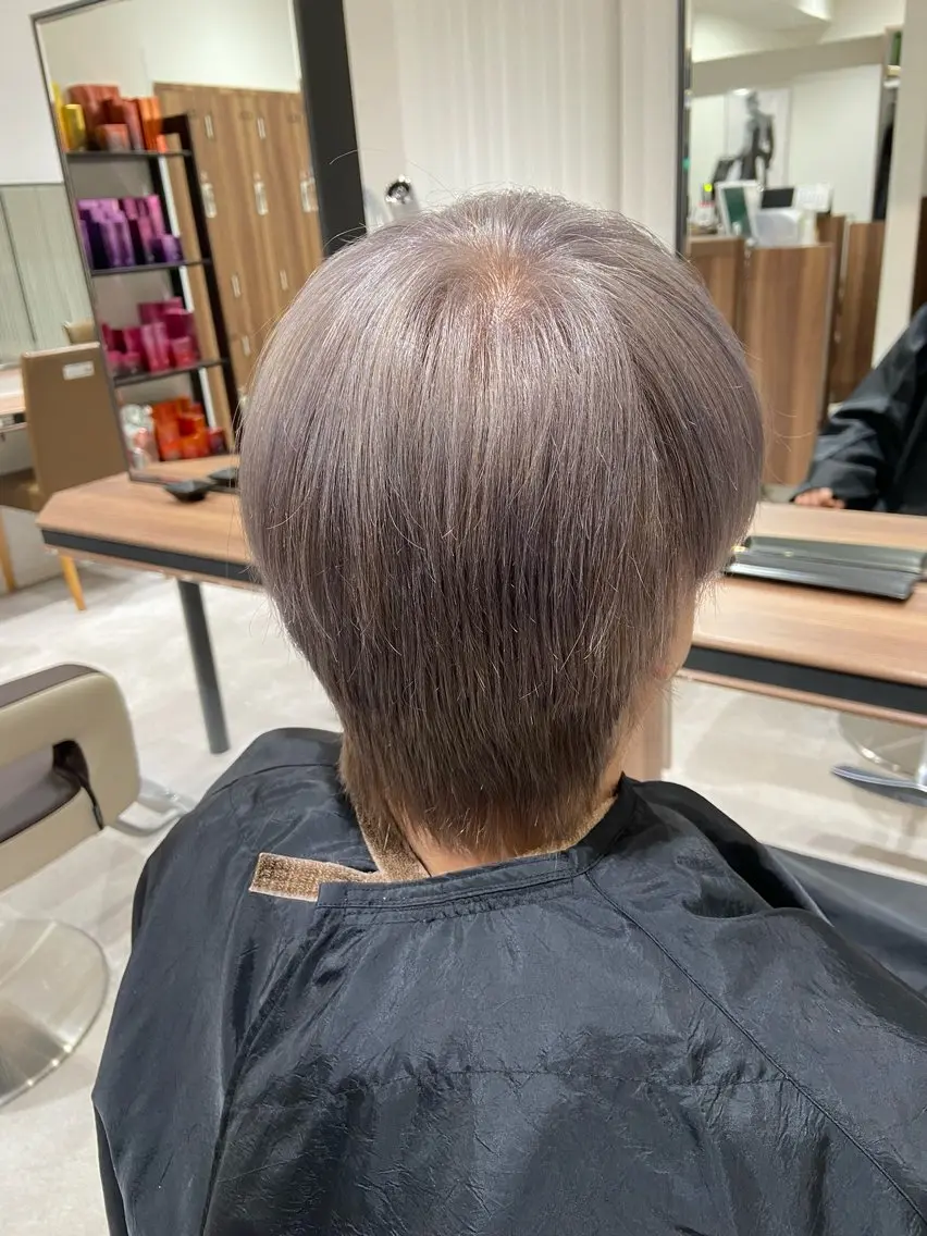 ショート カラー メンズ グレージュ 山田 悠朱里のヘアスタイル