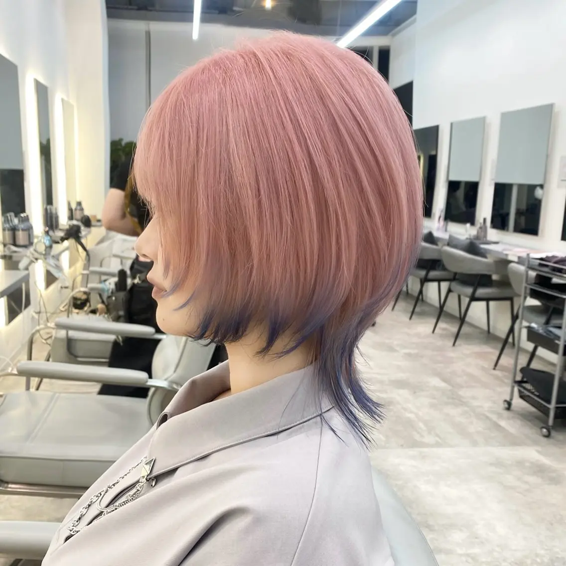 ショート カラー ブリーチ ブルーカラー ハイトーンカラー ピンクカラー ホワイトピンク カット ヘアカラー ウルフカット/ハイト ーン/ayamiのヘアスタイル