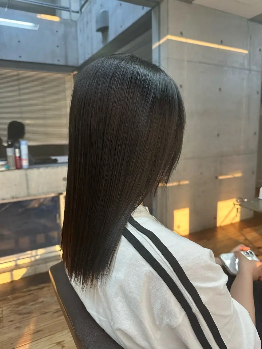 ミディアム ヘアカラー MISAKI のヘアスタイル