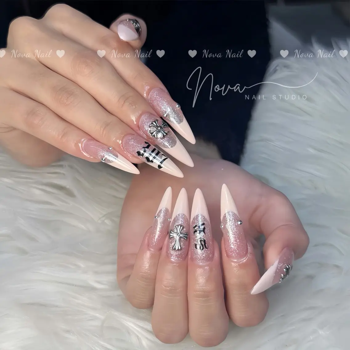 ネイル チークネイル フラッシュネイル フレンチネイル ジェルネイル ガラスフレンチ ハンドネイル ハンドケア Nova Nail Nambaのネイルデザイン