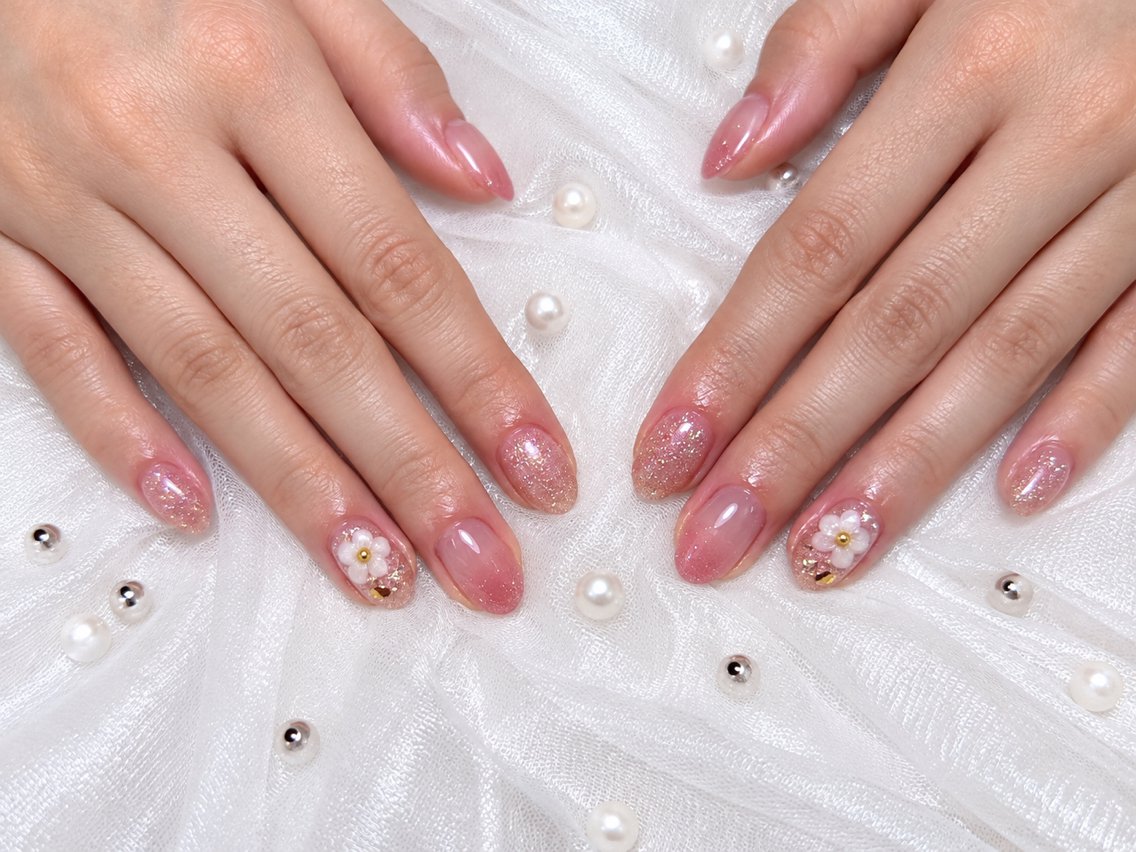 ネイル ハンドネイル RUBYネイルサロン 9Caratsのネイルデザイン