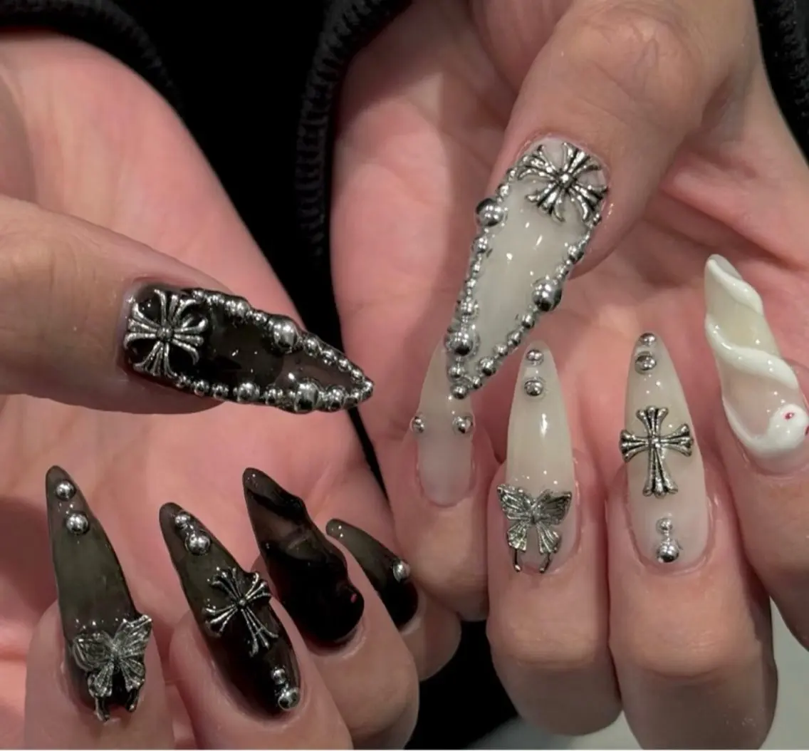 ネイル アートネイル 長さ出し ジェルネイル マグネットネイル ニュアンスネイル Cloudy Chan Nailのネイルデザイン