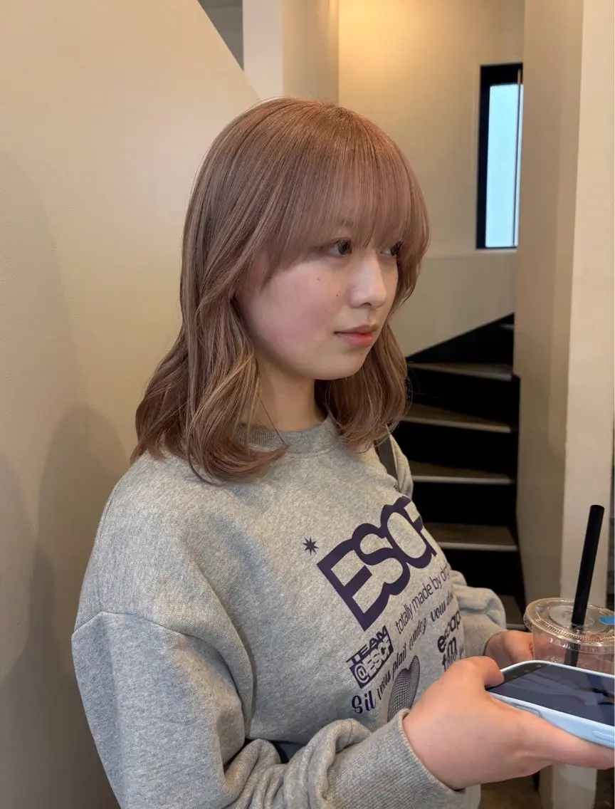 セミロング ヘアカラー miyabi🌙 大阪／梅田艶カラーのヘアスタイル