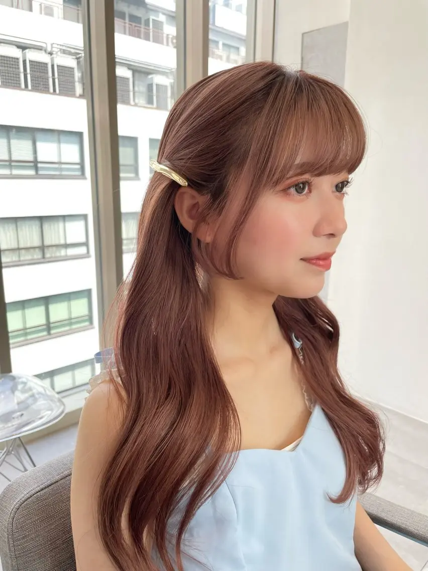 ロング カラー ヘアアレンジ 透明感カラー🩵 レイヤーカットYUIのヘアスタイル