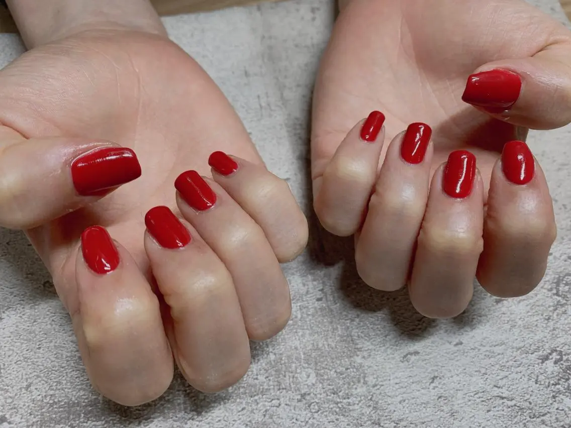 ネイル 赤色 ハンドネイル mogunail &blowのネイルデザイン