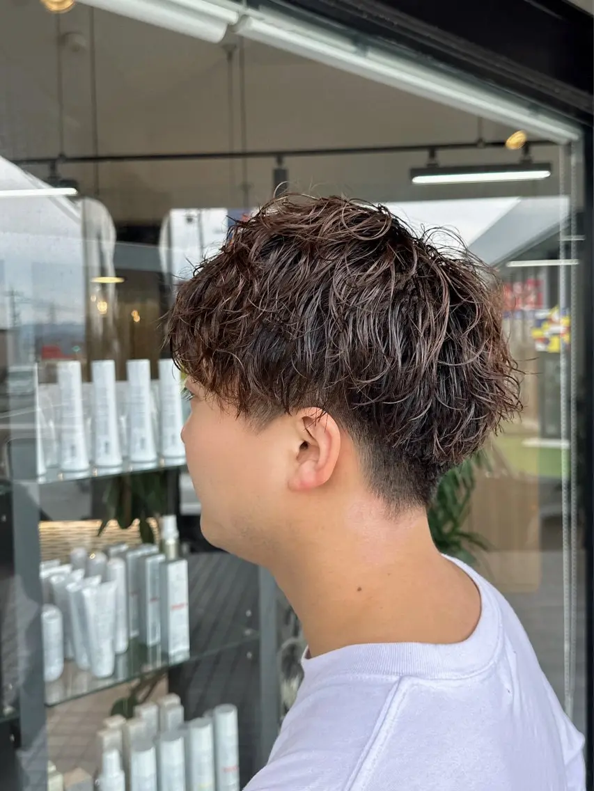 パーマ メンズ メンズパーマ メンズツイストパーマ ツイストパーマ arika オケシ リョウダイのヘアスタイル