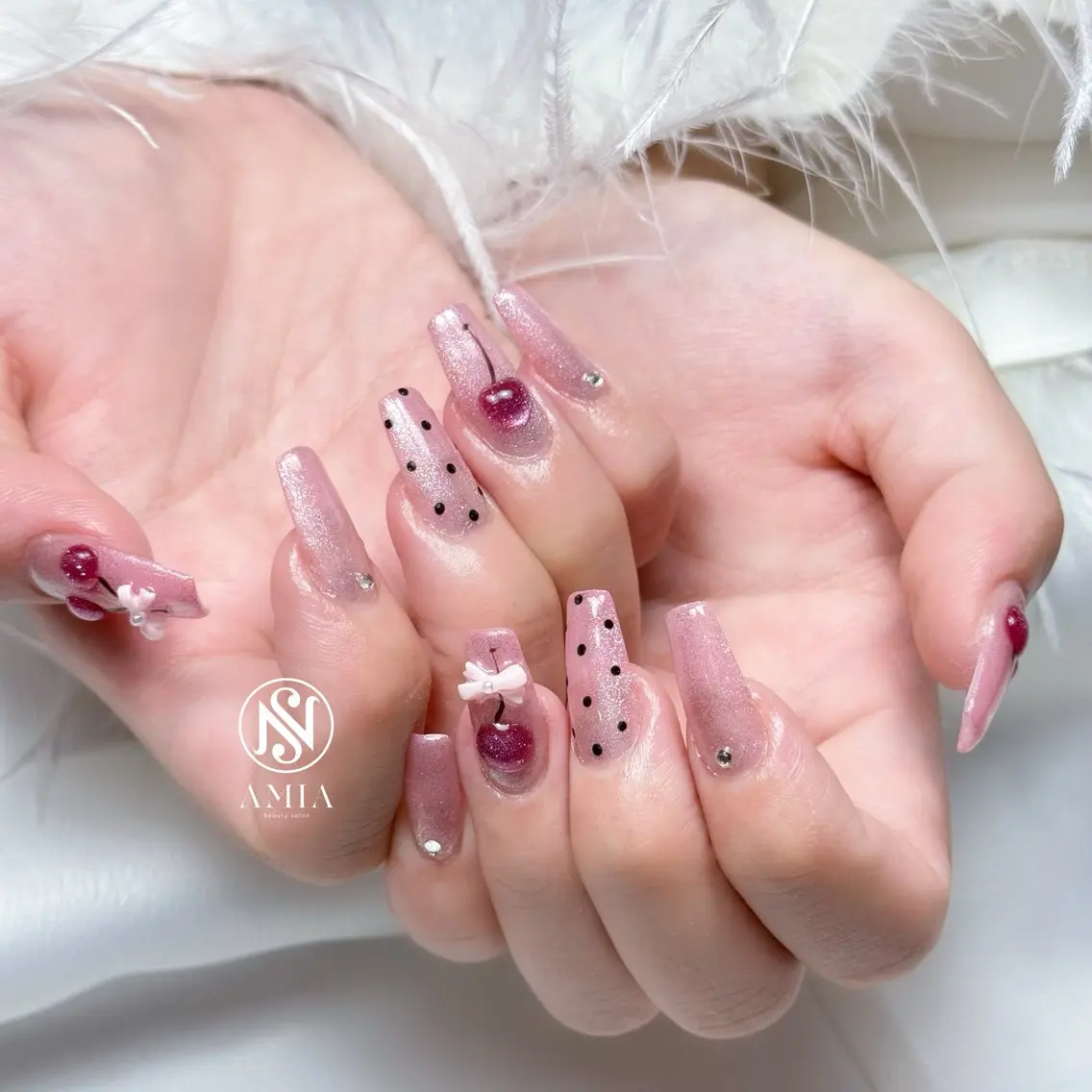 セミロング ハンドネイル 🌟AMIA BEAUTY🌟のネイルデザイン