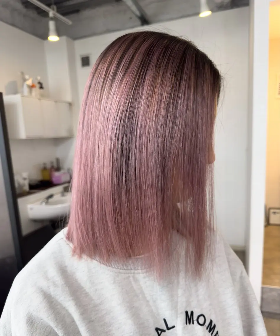 ショート カラー バレイヤージュ ベージュカラー ピンクカラー ピンクベージュ レイヤーカット ヘアカラー トリートメント 縮毛矯正 髪質改善寺坂雄飛💐のヘアスタイル