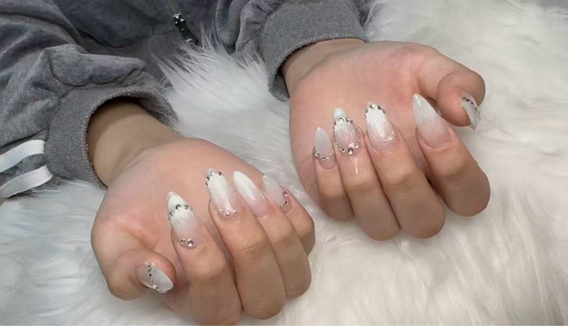 ネイル みゆ🐰 Gloss nailのネイルデザイン
