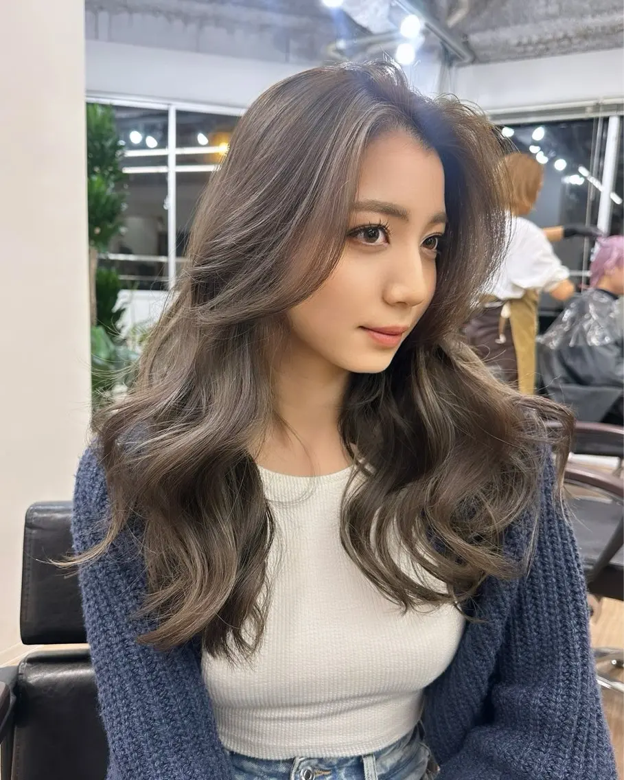 ロング カラー ブリーチ ケアブリーチ 透明感カラー ダブルカラー ハイライトカラー カット ヘアカラー トリートメント ヘッドスパ 顔まわりレイヤー× 韓国ヘアオタベシンヤのヘアスタイル