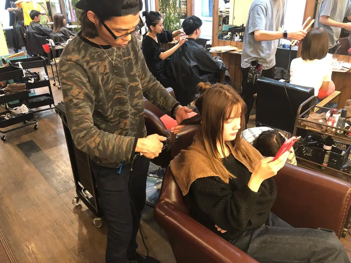 ミディアム カラー パーマ ヘアアレンジ メンズ キッズ ネイル マツエク・マツパ ヘアカラー トリートメント premier modelsのヘアスタイル