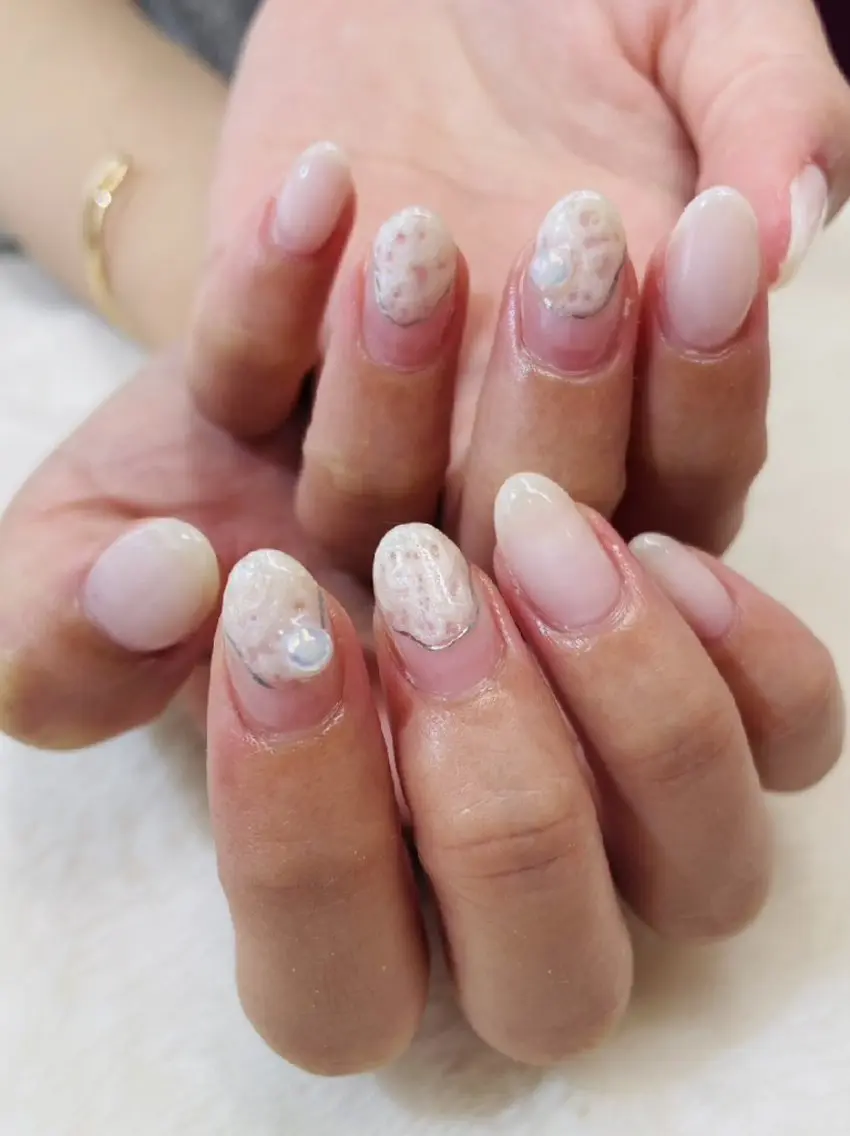 ネイル アートネイル ジェルネイル ニュアンスネイル ホワイト ハンドネイル 心斎橋Salon Epokkuのネイルデザイン