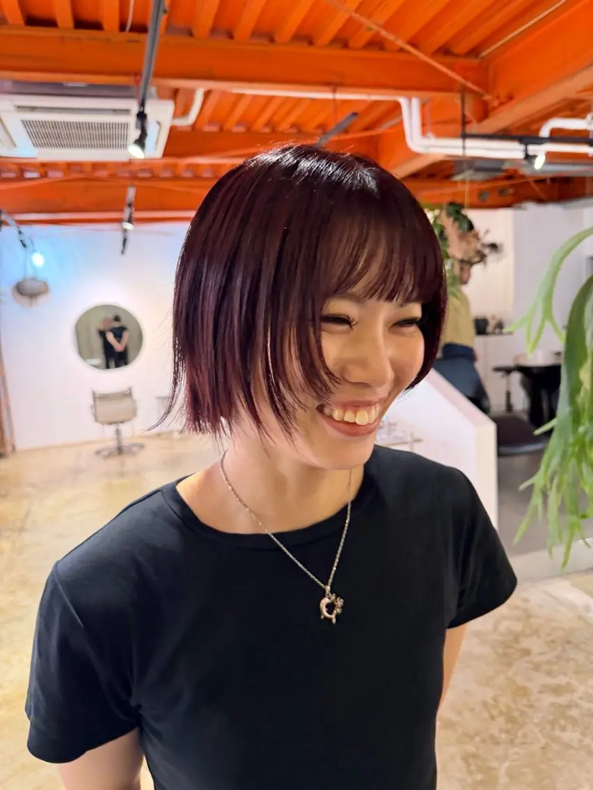 カラー ボブ 安谷 彩香のヘアスタイル
