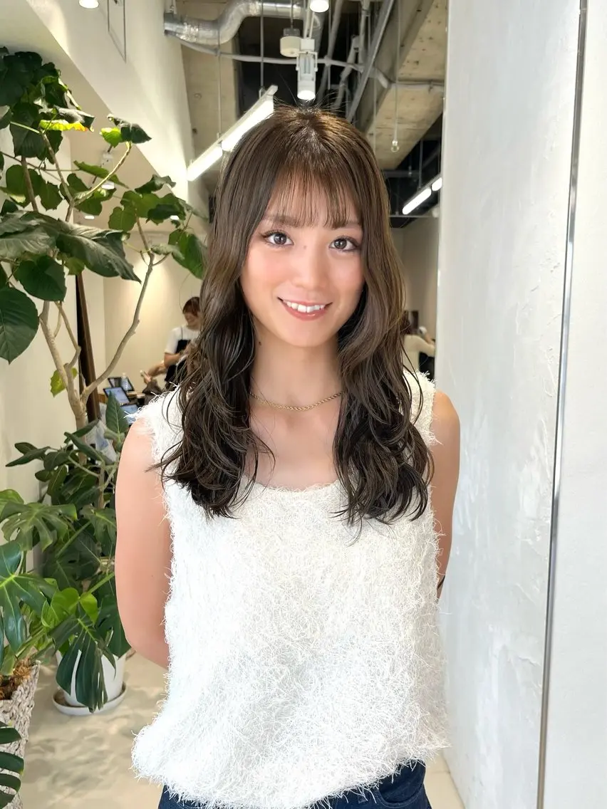 ミディアム カラー ベージュカラー ヘーゼル カット ヘアカラー トリートメント レイヤー/ブラウン カラー/パーマのヘアスタイル
